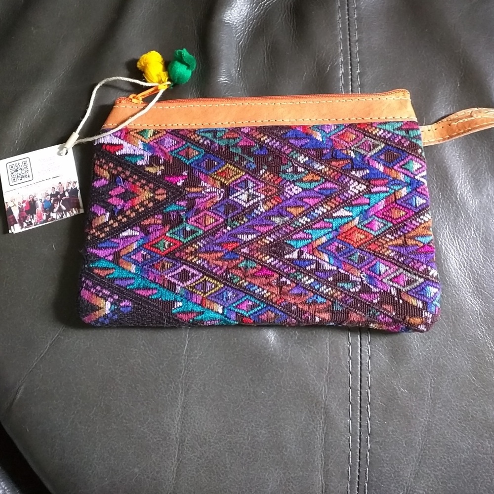 Mosaic Clutch NWT